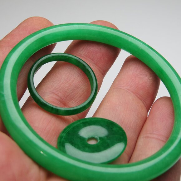 "Natural Jade bangle + FREE Jade Ring & Jade Donut 55mm " - Picture 3 of 3